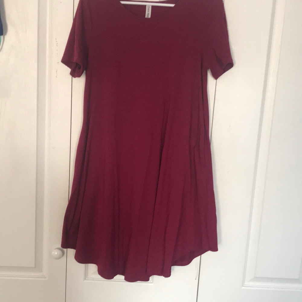 Flowy Maroon scoop neck Dress with pockets